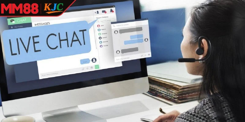 Chat trực tuyến là phương thức phổ biến, nhanh chóng nhất